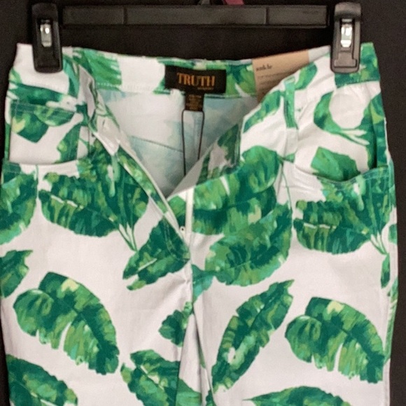 TRUTH BY REPUBLIC NWT WOMENS ANKLE STRETCH PANTS XS GREEN TROPICAL PRINT - Picture 3 of 8